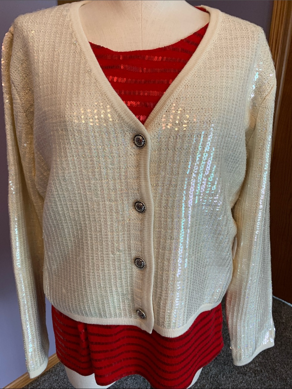 La Lavon Women’s Cream Sequin Cardigan Sweater - Elegant Button Front. NWT